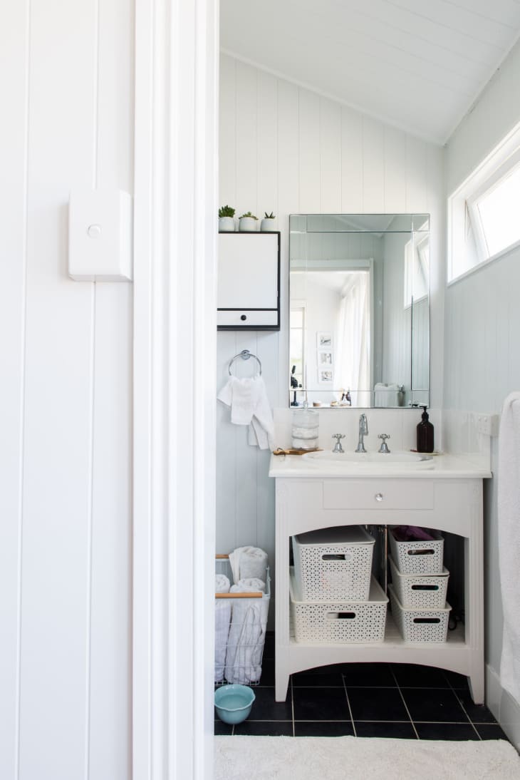 What Is a Jack and Jill Bathroom, Anyway? | Apartment Therapy